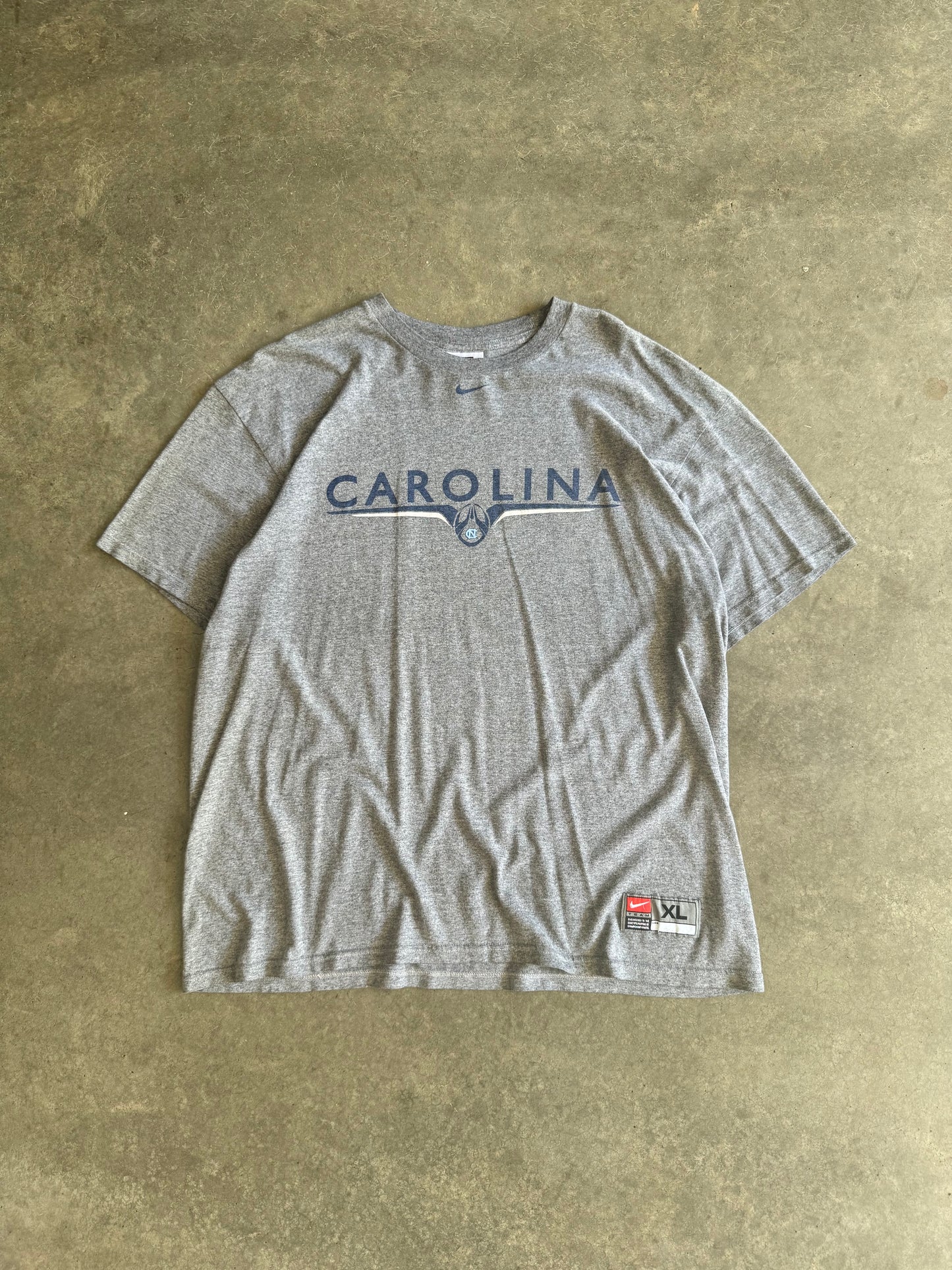 Vintage Carolina Tar Heels Nike Center Swoosh Football Tee - XL