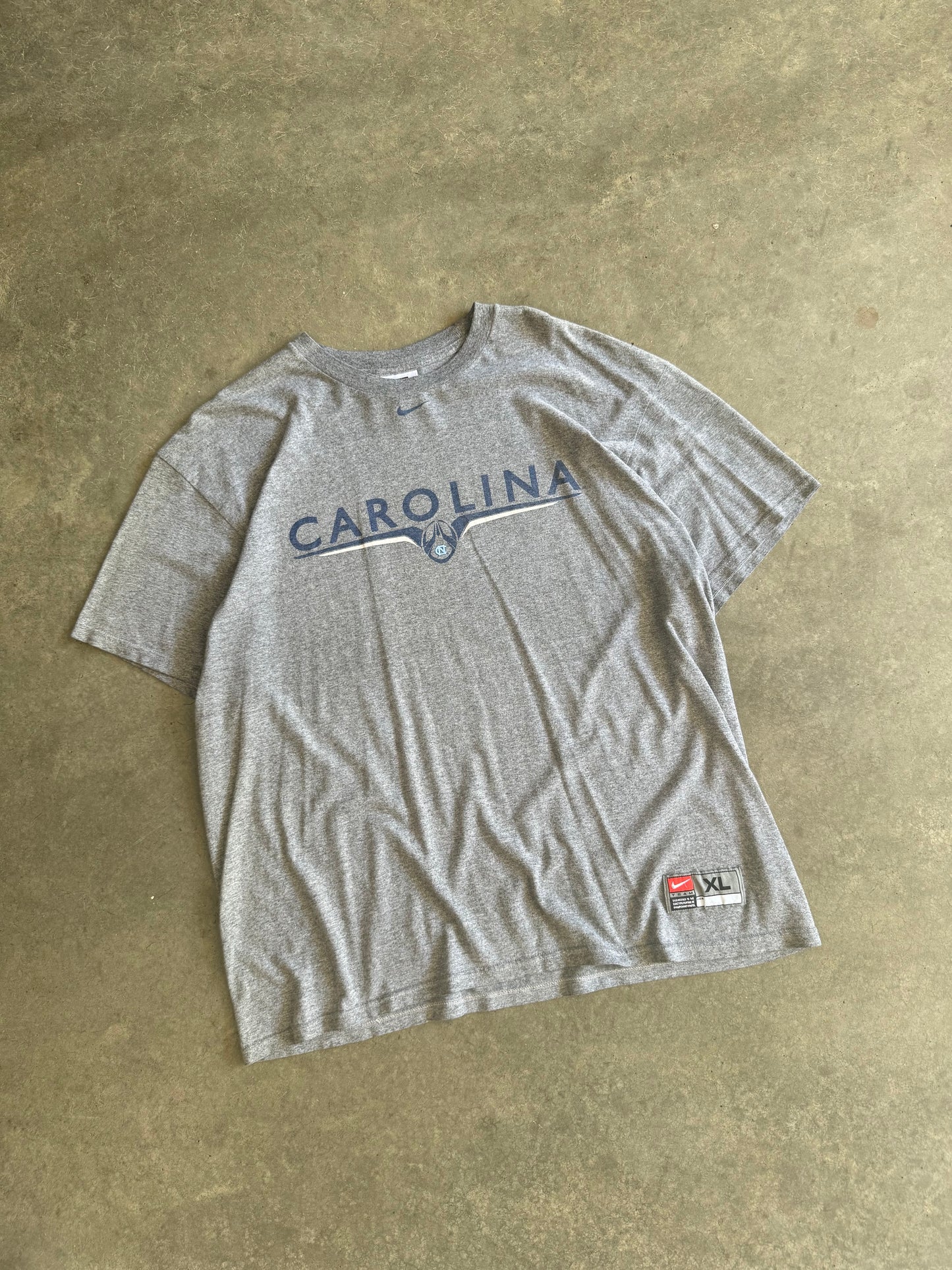 Vintage Carolina Tar Heels Nike Center Swoosh Football Tee - XL