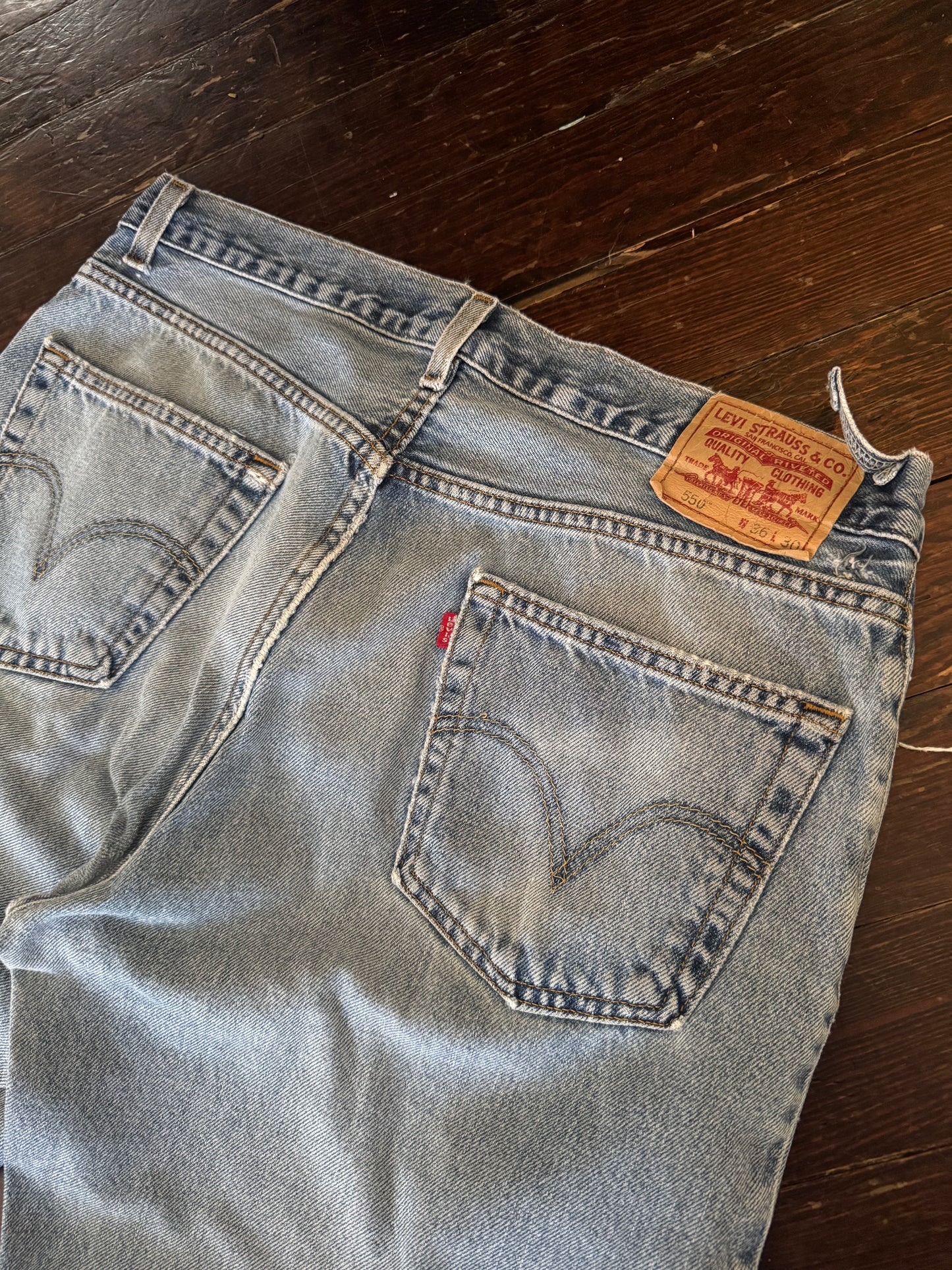 Vintage Levi 550 Light Washed Size 36x30 Jeans